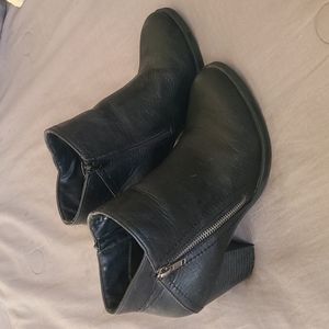 Rampage Booties 9 1/2 M
